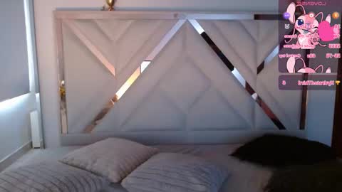 Chloe online show from November 24, 5:37 pm