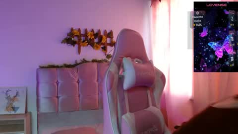 Chloe online show from March 10, 1:54 pm