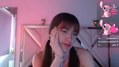 Chloe online show from December 19, 4:32 pm