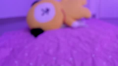 chloeminn online show from February 9, 10:45 pm