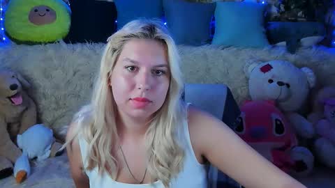 Snapshot of chloericci chatting on September 8, 3:00 pm ChloeRicci online show from September 8, 3:00 pm