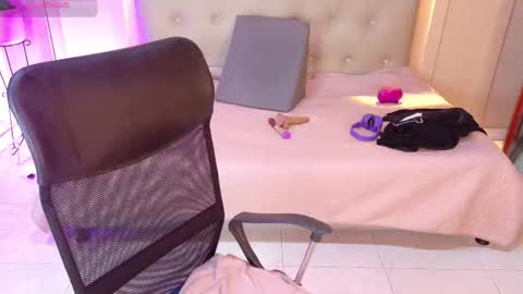 Chloe rosse online show from December 5, 2:00 am