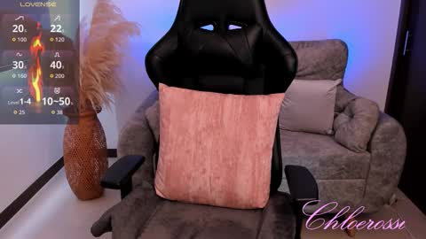 Laura online show from February 3, 6:01 pm