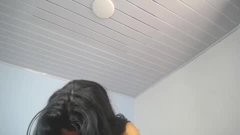 chloewills_ online show from February 7, 6:12 pm