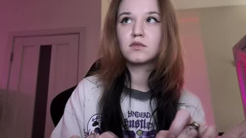 Lissa online show from April 18, 8:42 pm