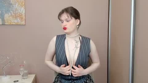 Cassandra online show from April 9, 6:19 am