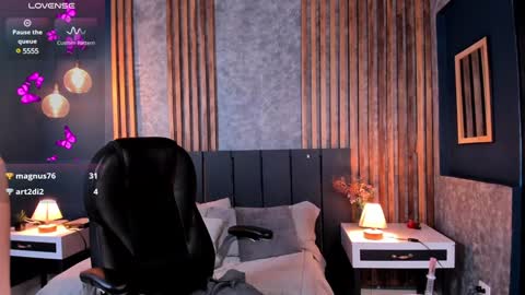 Snapshot of christina_johns chatting on December 22, 3:00 pm Hi Im Christina. . Dont forget to follow me to have me close to you online show from December 22, 3:00 pm