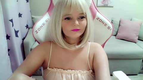 Snapshot of christirose chatting on December 23, 7:06 am Christi online show from December 23, 7:06 am