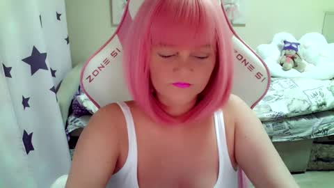 Snapshot of christirose chatting on October 13, 6:16 am Christi online show from October 13, 6:16 am