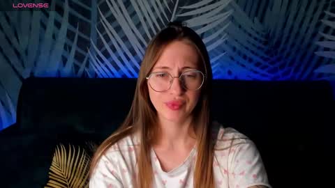 Snapshot of christycrayme chatting on October 15, 4:04 am ChristyCrayme online show from October 15, 4:04 am