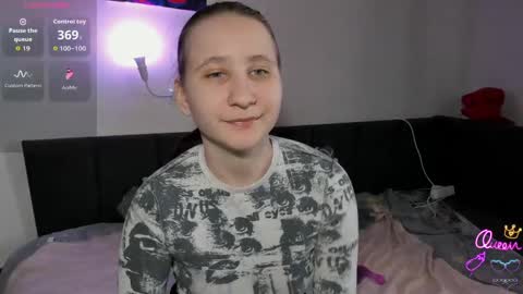 christyw3b online show from April 1, 11:55 am