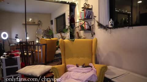 Snapshot of chrysanthulu chatting on October 5, 5:34 am Chrys online show from October 5, 5:34 am
