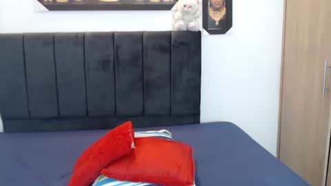 Snapshot of cielodal chatting on October 14, 5:21 am cieloDal online show from October 14, 5:21 am