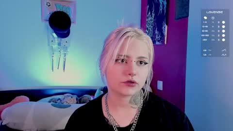 Snapshot of cigaretteduringsex chatting on October 17, 9:23 am Helen and Teya online show from October 17, 9:23 am