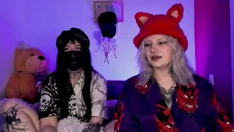 Snapshot of cigaretteduringsex chatting on September 19, 1:54 pm Helen and Teya online show from September 19, 1:54 pm