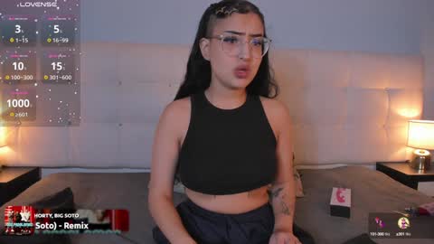 Snapshot of cintya_kors chatting on December 12, 2:26 am Cintya online show from December 12, 2:26 am