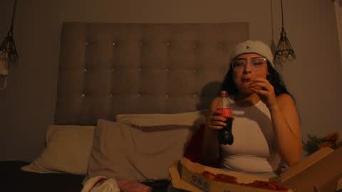 Snapshot of cintya_kors chatting on January 23, 2:33 am Cintya online show from January 23, 2:33 am