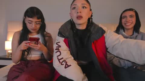 Snapshot of cintya_kors chatting on January 3, 9:57 pm Cintya online show from January 3, 9:57 pm