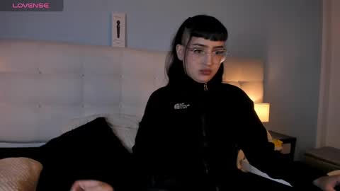 Snapshot of cintya_kors chatting on January 21, 2:33 am Cintya online show from January 21, 2:33 am