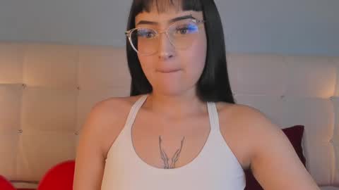 Snapshot of cintya_kors chatting on March 10, 7:40 pm Cintya online show from March 10, 7:40 pm