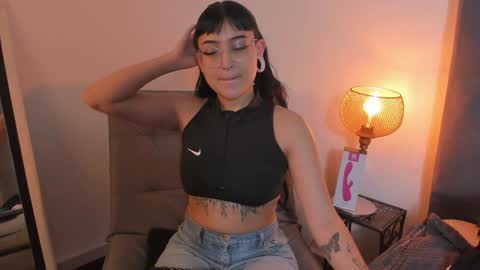 Snapshot of cintya_kors chatting on February 4, 10:13 pm Cintya online show from February 4, 10:13 pm