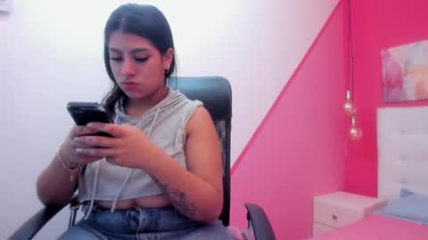 claire aristizabal online show from January 26, 4:09 am