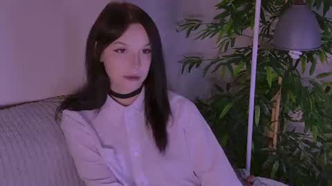 Claire Bennett online show from June 25, 11:50 pm