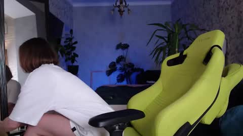 Clara online show from November 11, 7:33 pm