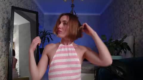 Snapshot of clara_bendover chatting on October 9, 6:23 pm Clara online show from October 9, 6:23 pm