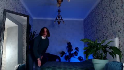 Snapshot of clara_bendover chatting on March 10, 6:12 pm Clara online show from March 10, 6:12 pm