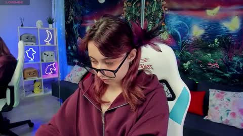 clarabenson online show from November 29, 8:46 pm