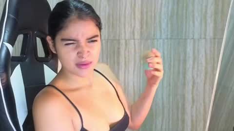 Clementine online show from October 4, 12:22 pm