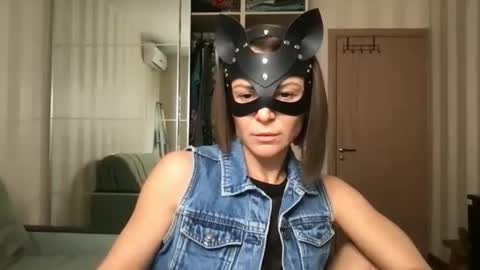 Snapshot of cleo_catra chatting on October 4, 1:06 pm cleo_catra online show from October 4, 1:06 pm