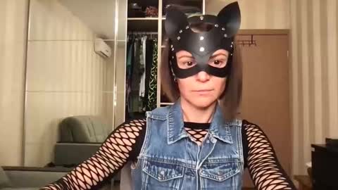 Snapshot of cleo_catra chatting on September 24, 4:39 pm cleo_catra online show from September 24, 4:39 pm