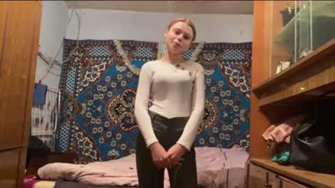 Mia online show from February 20, 1:23 pm