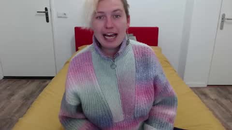 Snapshot of clittytastic chatting on February 17, 7:58 am Syl online show from February 17, 7:58 am