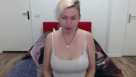 Snapshot of clittytastic chatting on January 27, 8:51 am Syl online show from January 27, 8:51 am