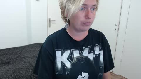 Snapshot of clittytastic chatting on October 12, 5:26 pm Syl online show from October 12, 5:26 pm