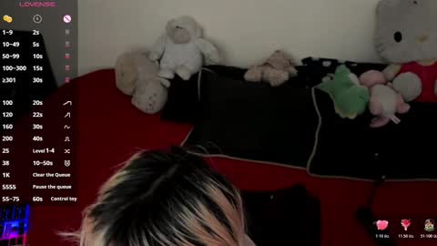  CLOE  online show from November 24, 8:22 pm