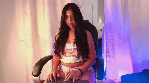Cloe online show from May 5, 1:47 pm