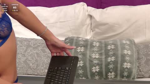 Snapshot of clumsylove chatting on January 27, 8:39 pm Marina online show from January 27, 8:39 pm