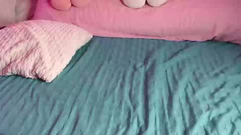 Snapshot of cofee_dreams chatting on October 24, 11:01 pm Coffee Dreams online show from October 24, 11:01 pm