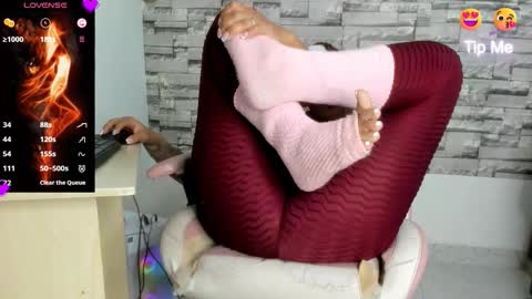 Snapshot of coffee_hot chatting on October 4, 2:17 am laurita online show from October 4, 2:17 am