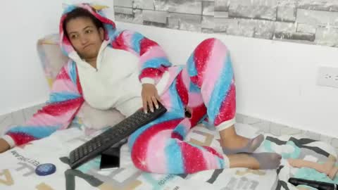 Snapshot of coffee_hot chatting on February 14, 12:19 am laurita online show from February 14, 12:19 am