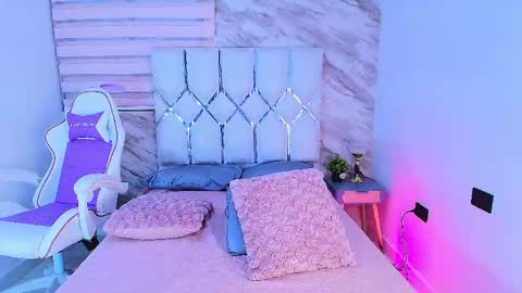 colett online show from June 5, 11:49 am
