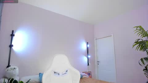 Collen Mon Tue Wed Thu Fri GMT 3 0300am - 0900am  online show from February 22, 4:30 pm