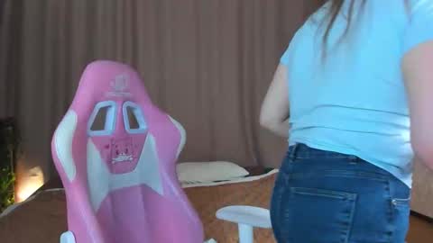 Snapshot of colleen_blake chatting on October 5, 4:34 pm Collen Mon Tue Wed Thu Fri GMT 3 0300am - 0900am online show from October 5, 4:34 pm