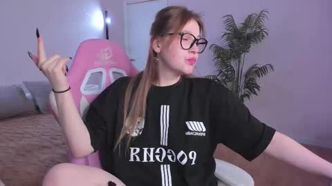 Collen Mon Tue Wed Thu Fri GMT 3 0300am - 0900am  online show from November 5, 5:51 pm