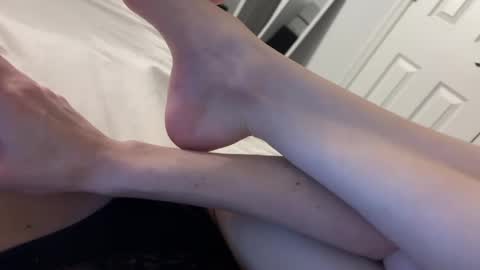 Snapshot of college_slut__ chatting on December 5, 6:43 am Allie online show from December 5, 6:43 am