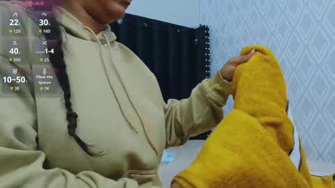 Snapshot of colombia_mommy_ chatting on October 4, 12:00 pm GRETCHEN online show from October 4, 12:00 pm